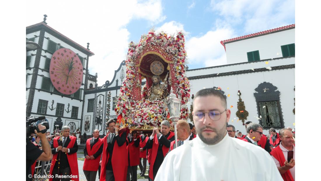 Mudança da Imagem do Senhor Santo Cristo (Com Fotos) – Imagem 3