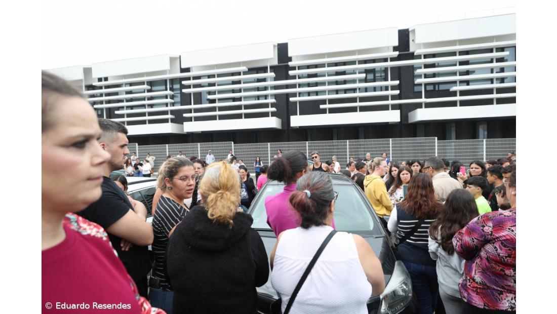 Mais de uma centena pediu justiça face a maus tratos a bebés em Rabo de Peixe – Imagem 5