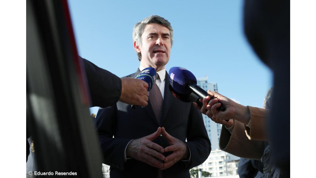 Líder do PS diz que fronteiras nacionais estão hoje “mais seguras” devido à reforma do SEF