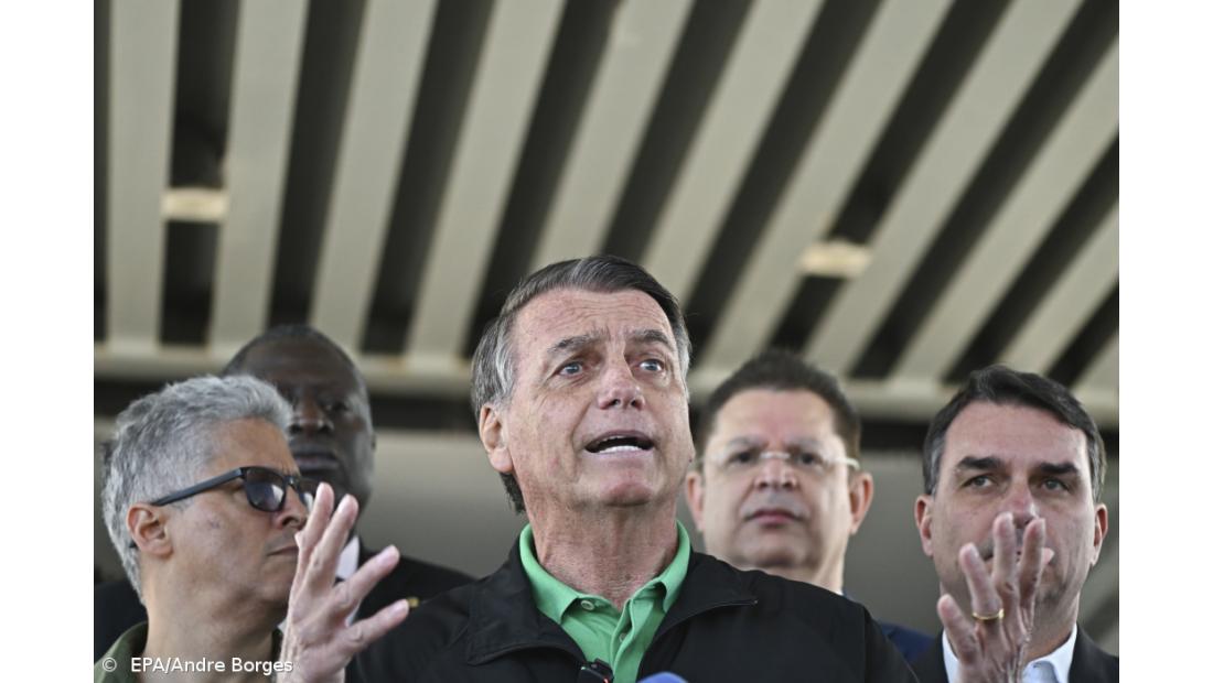 Bolsonaro tentou romper pulseira eletrónica para fugir 