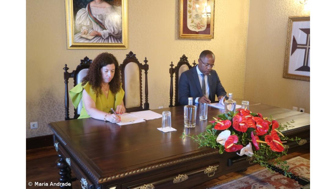 Praia da Vitória e cidade da Praia assinam protocolo de geminação