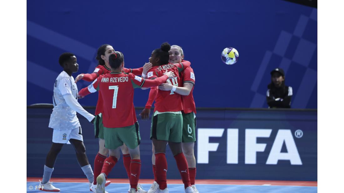 'Bis' de Ana Azevedo 'embala' Portugal no Mundial feminino de futsal