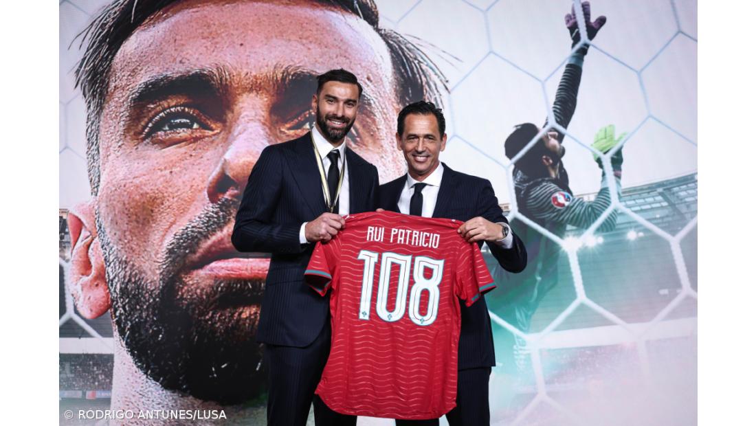 'Histórico' Rui Patrício 'pendura' as luvas no momento certo e com orgulho