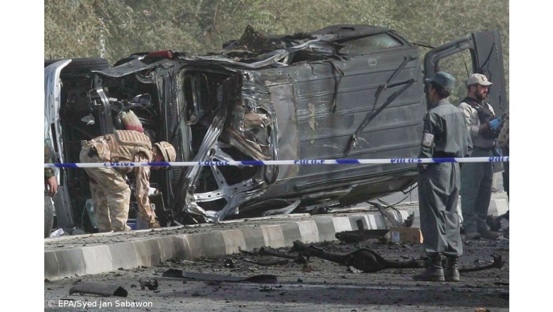 Militar norte-americano e cinco afegãos mortos em atentado bombista
