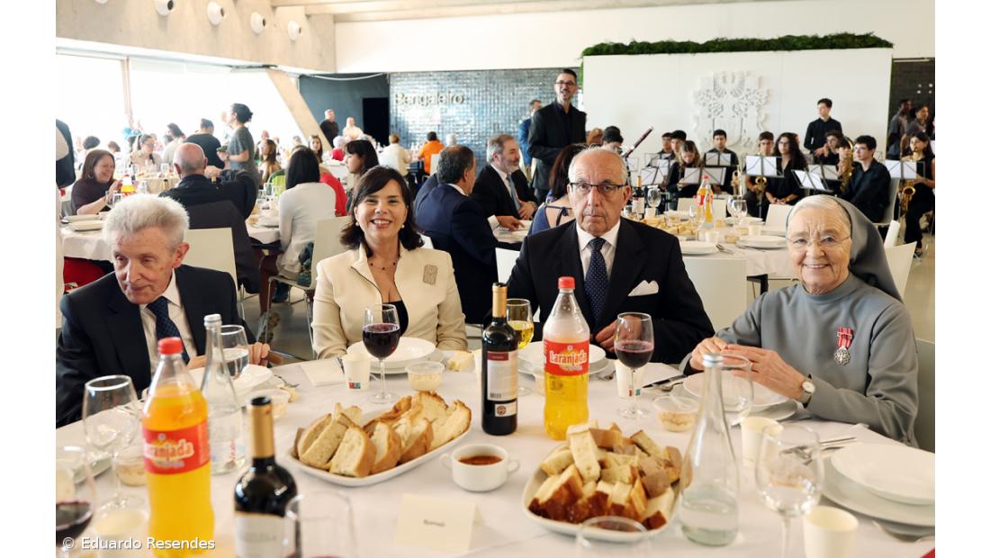 União à mesa com Sopas do Espírito Santo  – Imagem 19