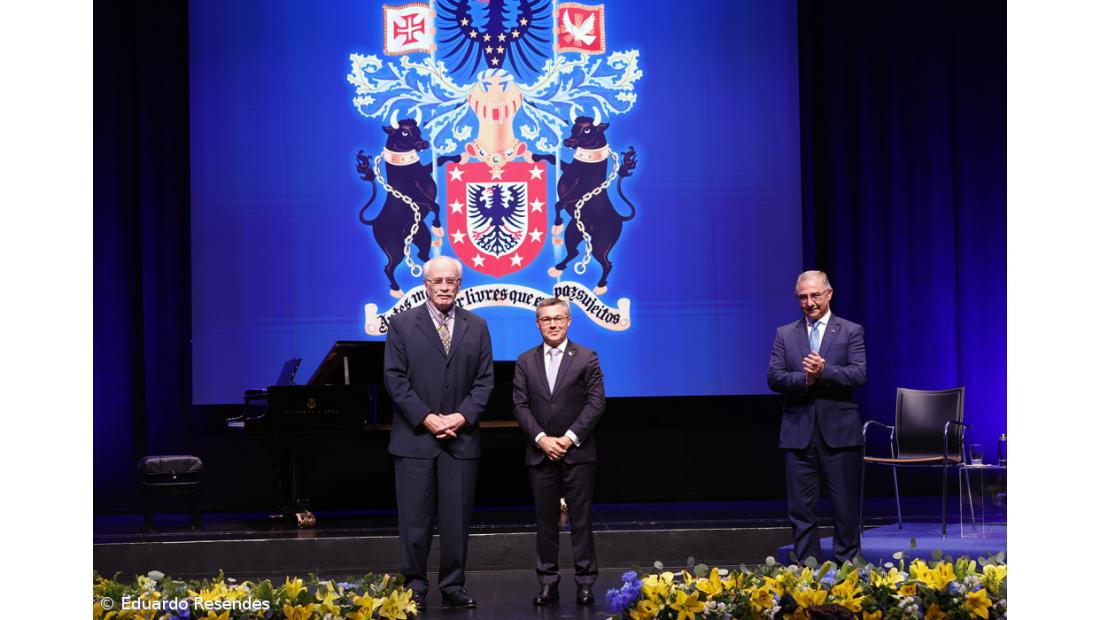 Personalidades e instituições distinguidas com as insígnias honoríficas açorianas – Imagem 2