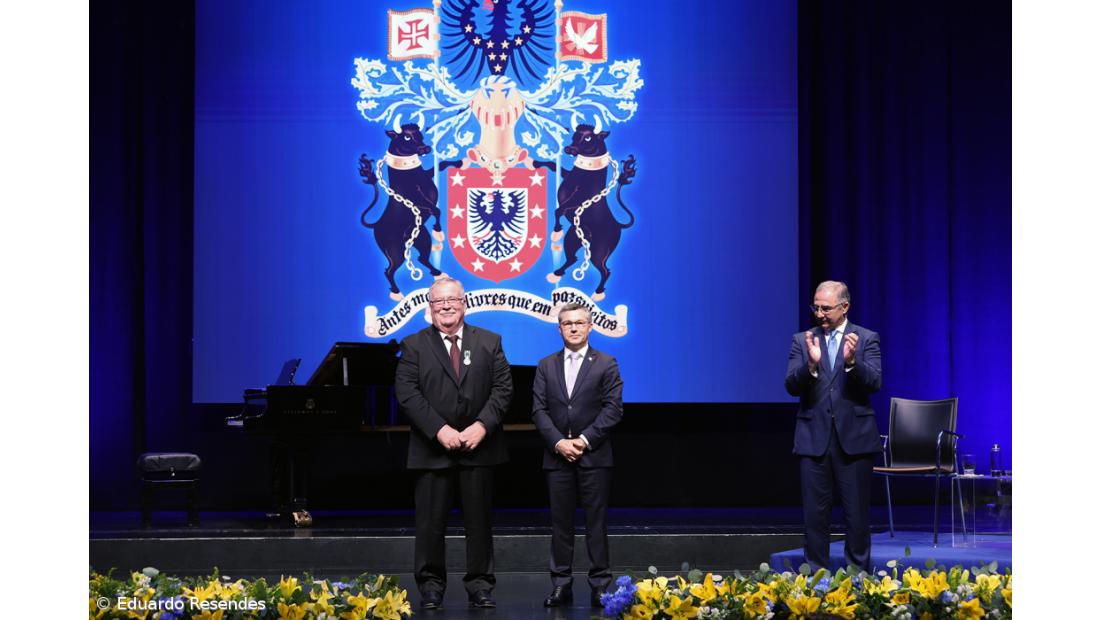 Personalidades e instituições distinguidas com as insígnias honoríficas açorianas – Imagem 7