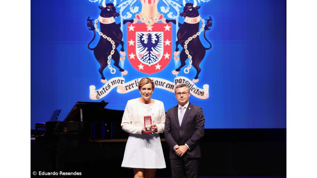 Personalidades e instituições distinguidas com as insígnias honoríficas açorianas – Imagem 11