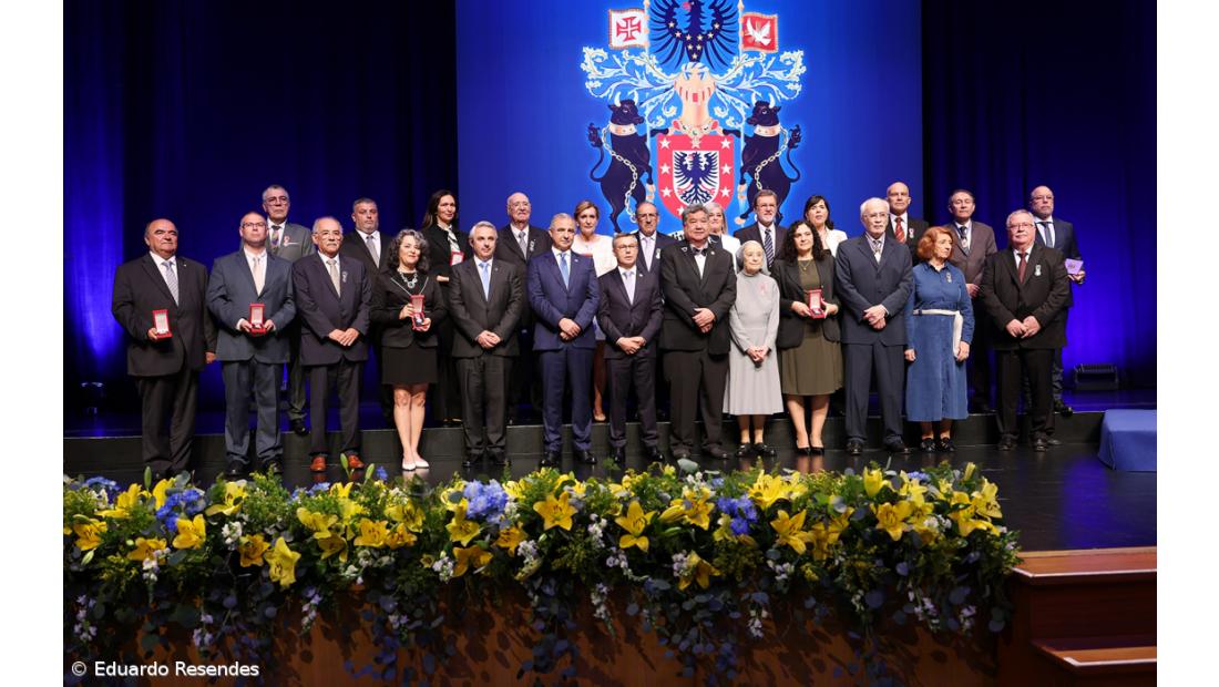 Personalidades e instituições distinguidas com as insígnias honoríficas açorianas – Imagem 25