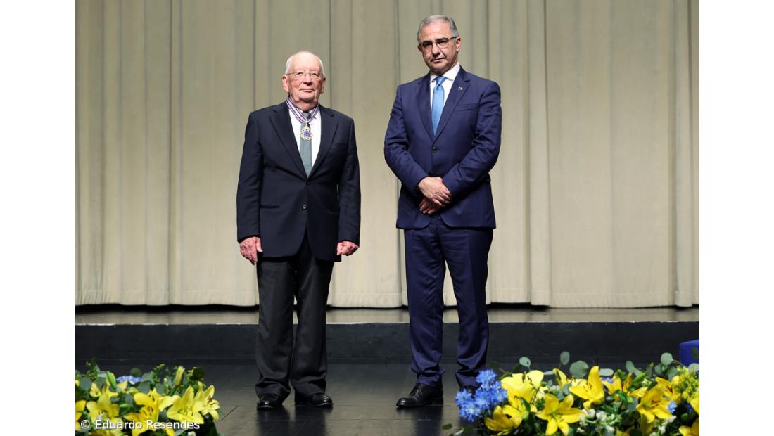 Personalidades e instituições distinguidas com as insígnias honoríficas açorianas – Imagem 30
