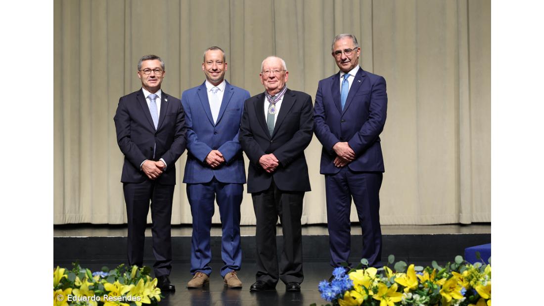 Personalidades e instituições distinguidas com as insígnias honoríficas açorianas – Imagem 31