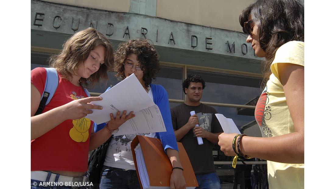 Matéria dos 3 anos do secundário vai entrar nos exames do 12º ano de forma faseada
