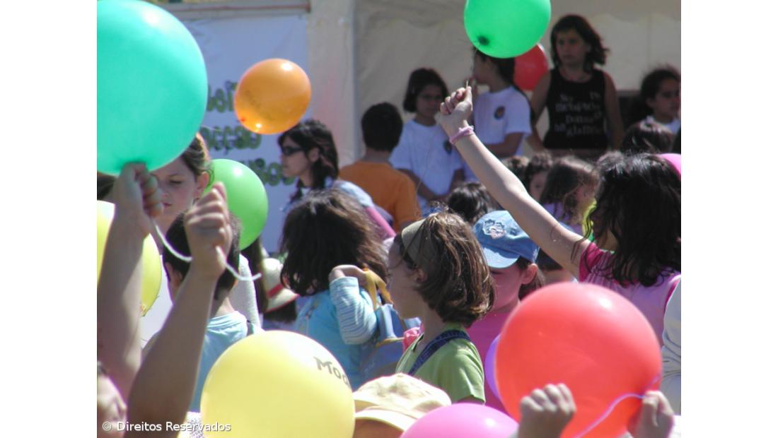 Suspensos aumentos em creches, amas, jardins de infância e ATLs 