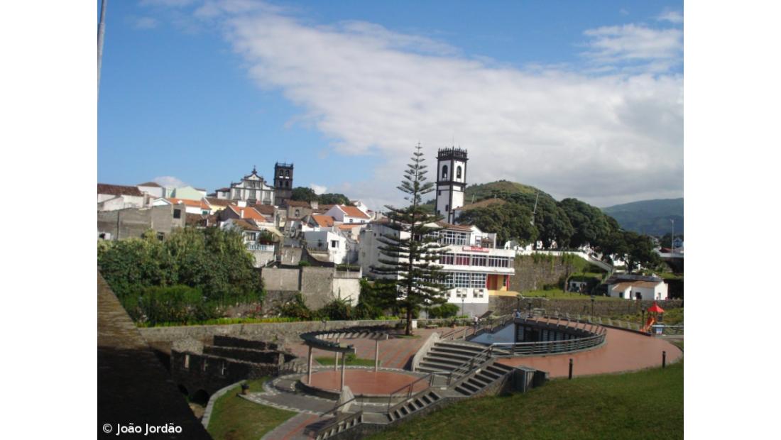 Instituição distribui 250 sopas a carenciados