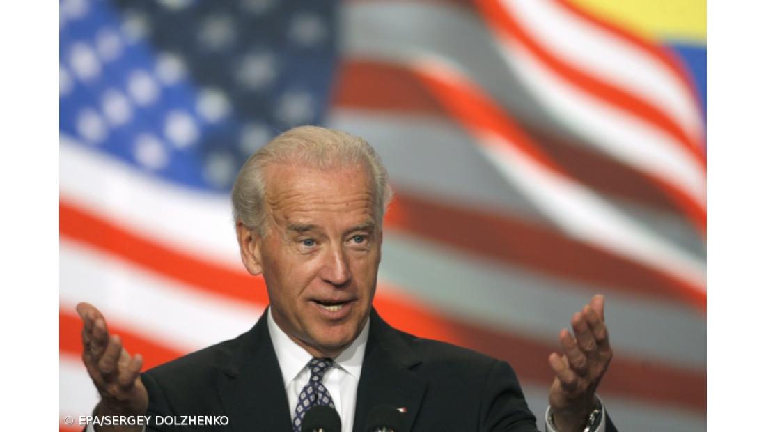 Debate de primárias Democratas na 3.ª feira dominado por destituição e Médio Oriente