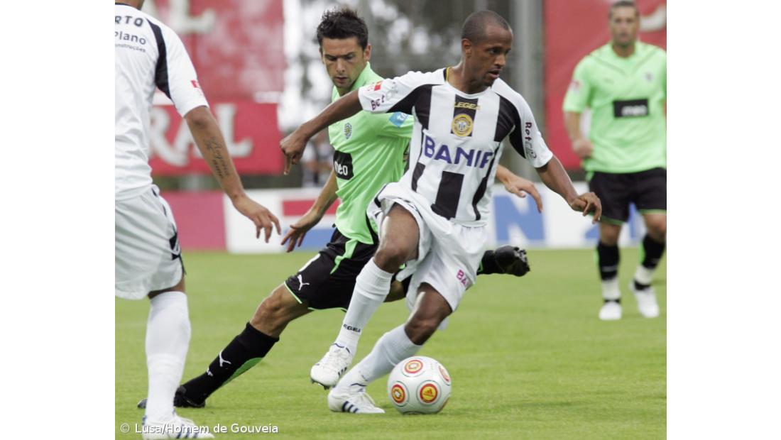 Nacional e Sporting empatam 1-1 com dois golos de João Aurélio