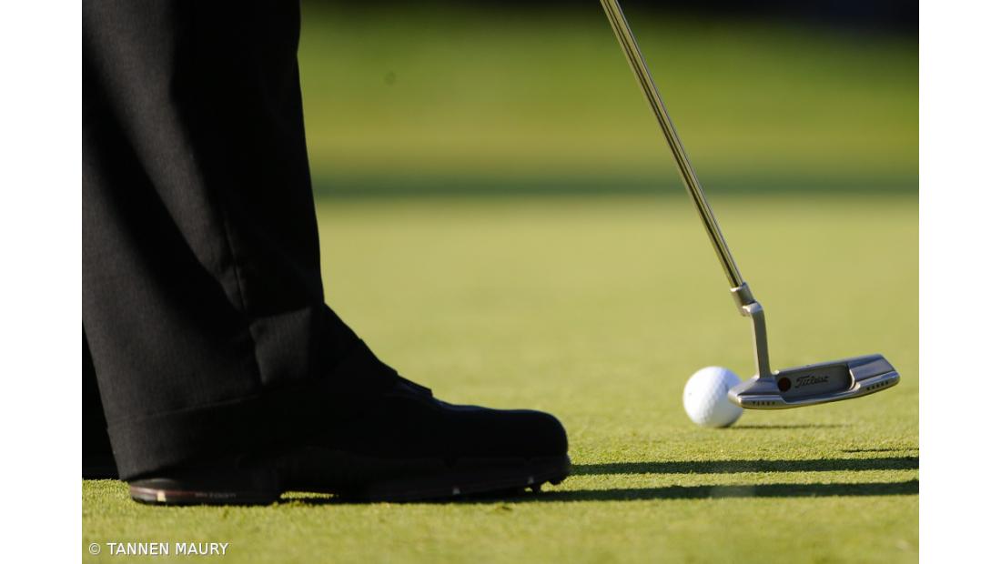 Phil Mickelsen bate Tiger Woods no 'The Match' de golfe ao 22.º buraco