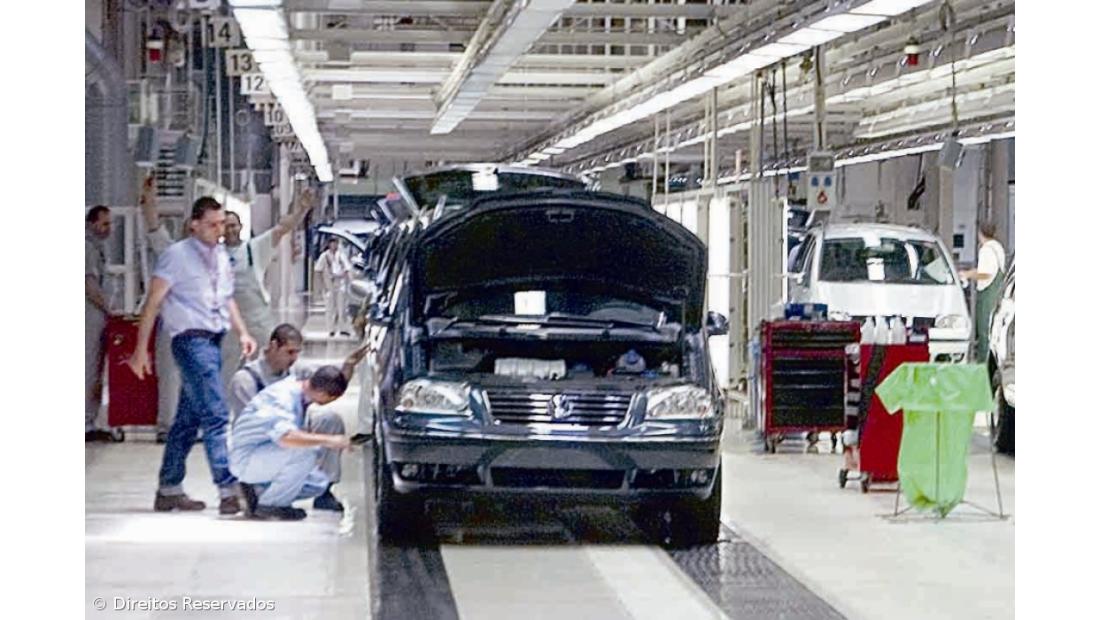 Três mil trabalhadores regressam terça-feira ao trabalho