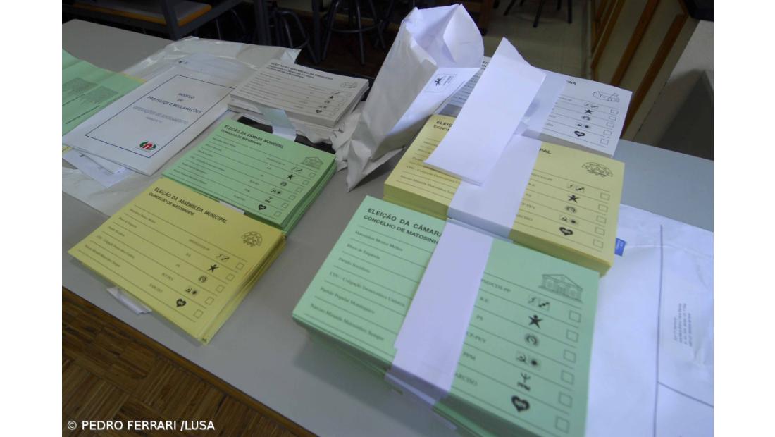 Mais de 9,5 milhões de eleitores escolhem hoje dirigentes de 3.399 autarquias