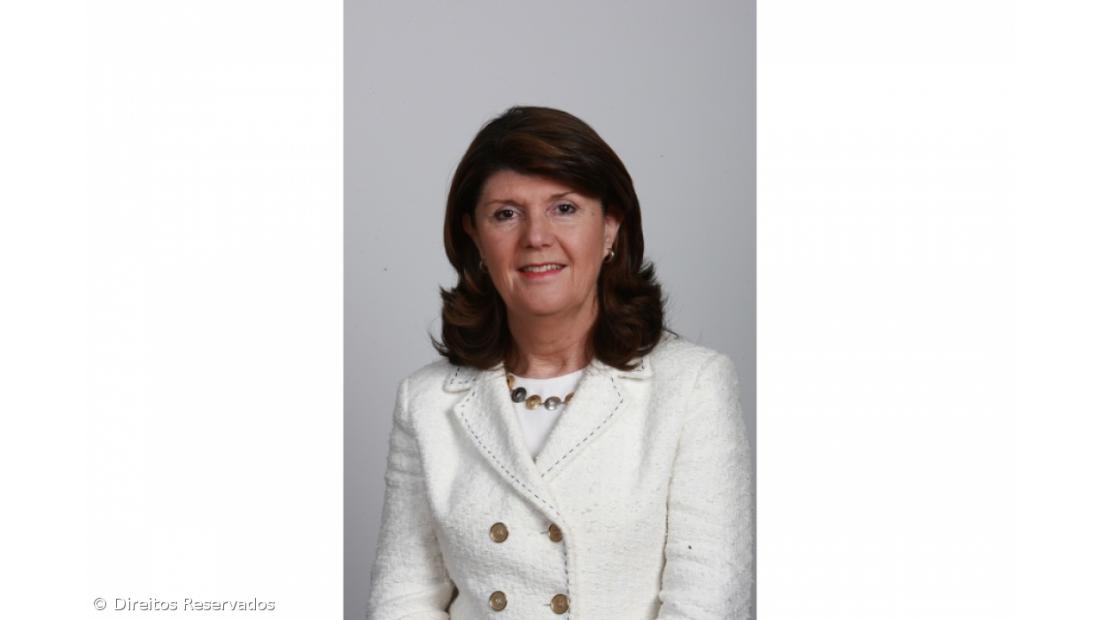 Berta Cabral eleita em Ponta Delgada