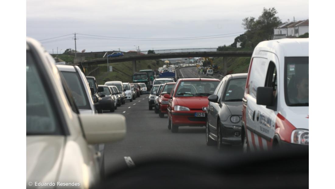 Vendas de ligeiros de passageiros caem 10,9% em Abril