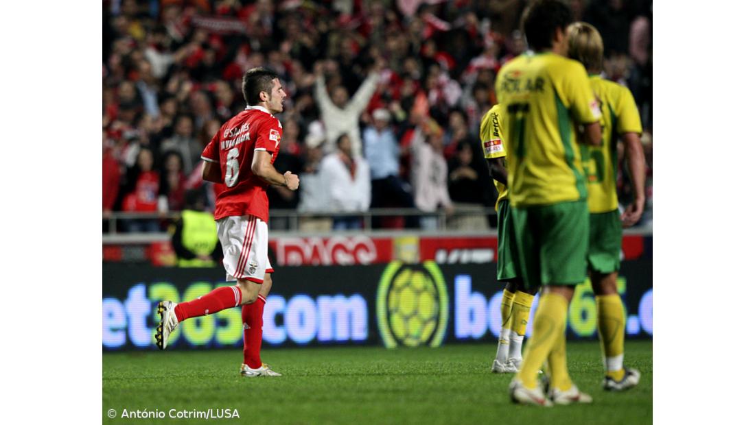 Benfica desesperou mas venceu a Naval