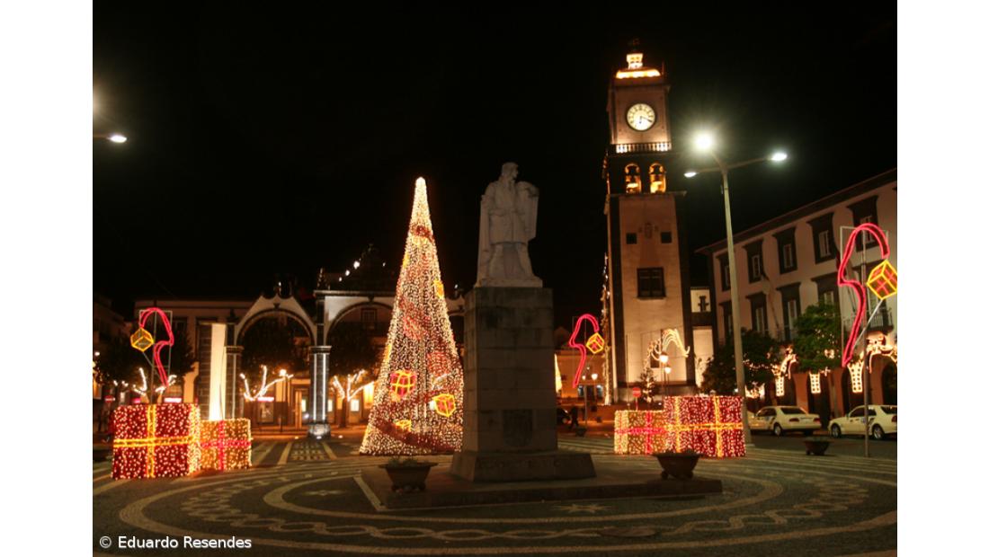 Iluminação de Natal inaugurada em Ponta Delgada