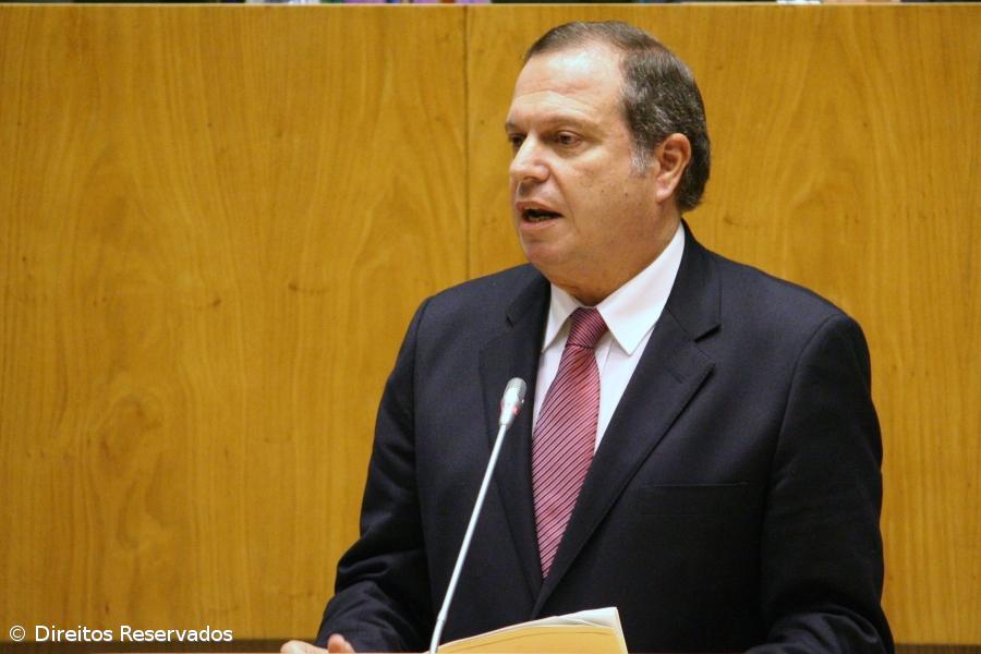 Carlos César desafia PSD a acabar com "hipocrisia" – Imagem 1