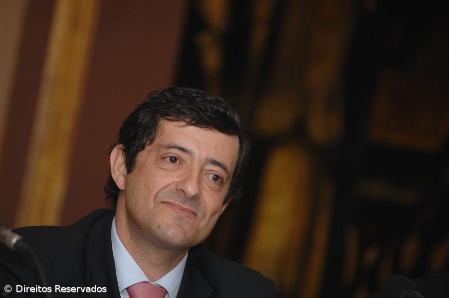 Carlos Zorrinho transmite solidariedade da delegação socialista a André Bradford – Imagem 1