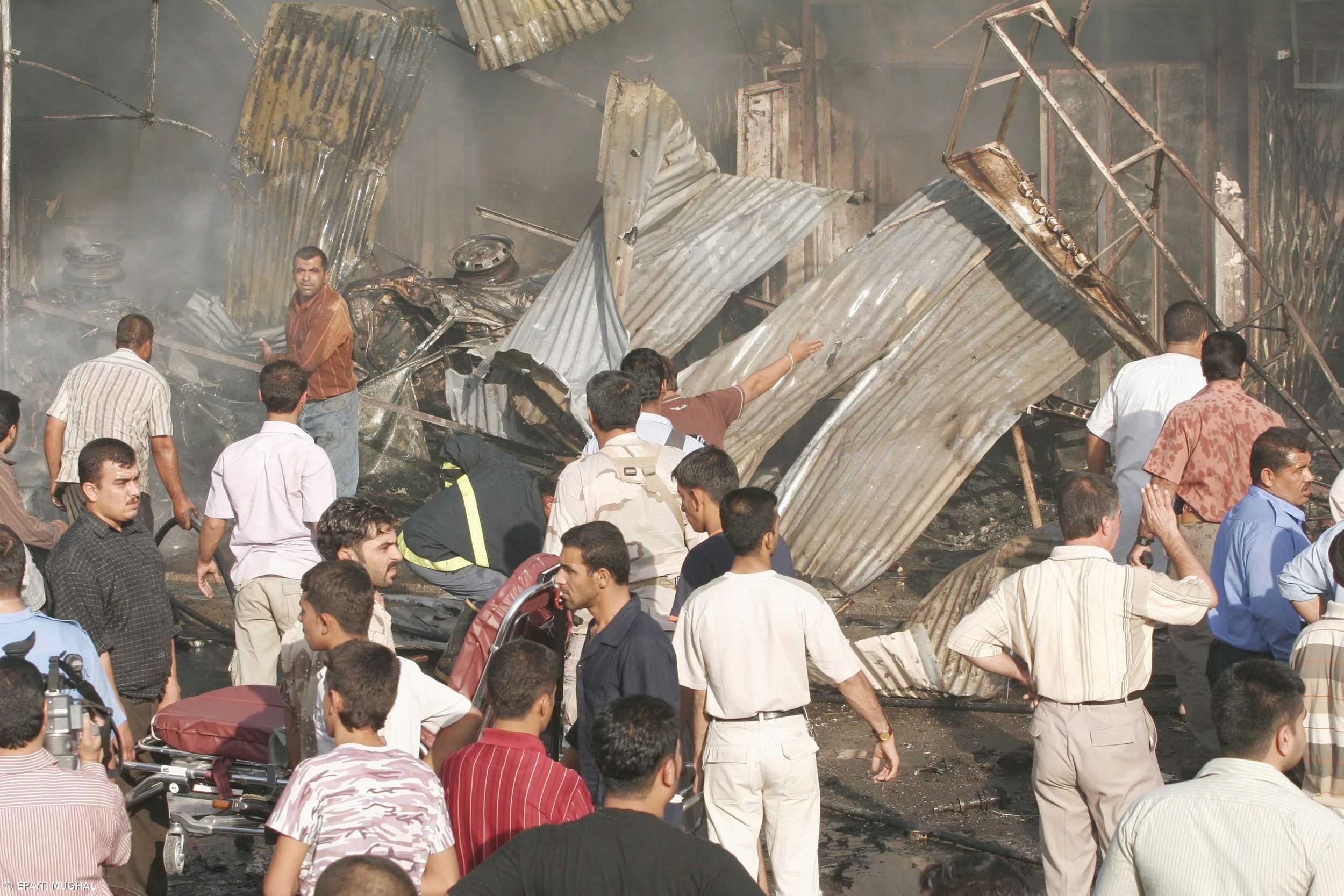 Musharraf decreta estado de emergência no Paquistão e polícia cerca Supremo Tribunal       – Imagem 1