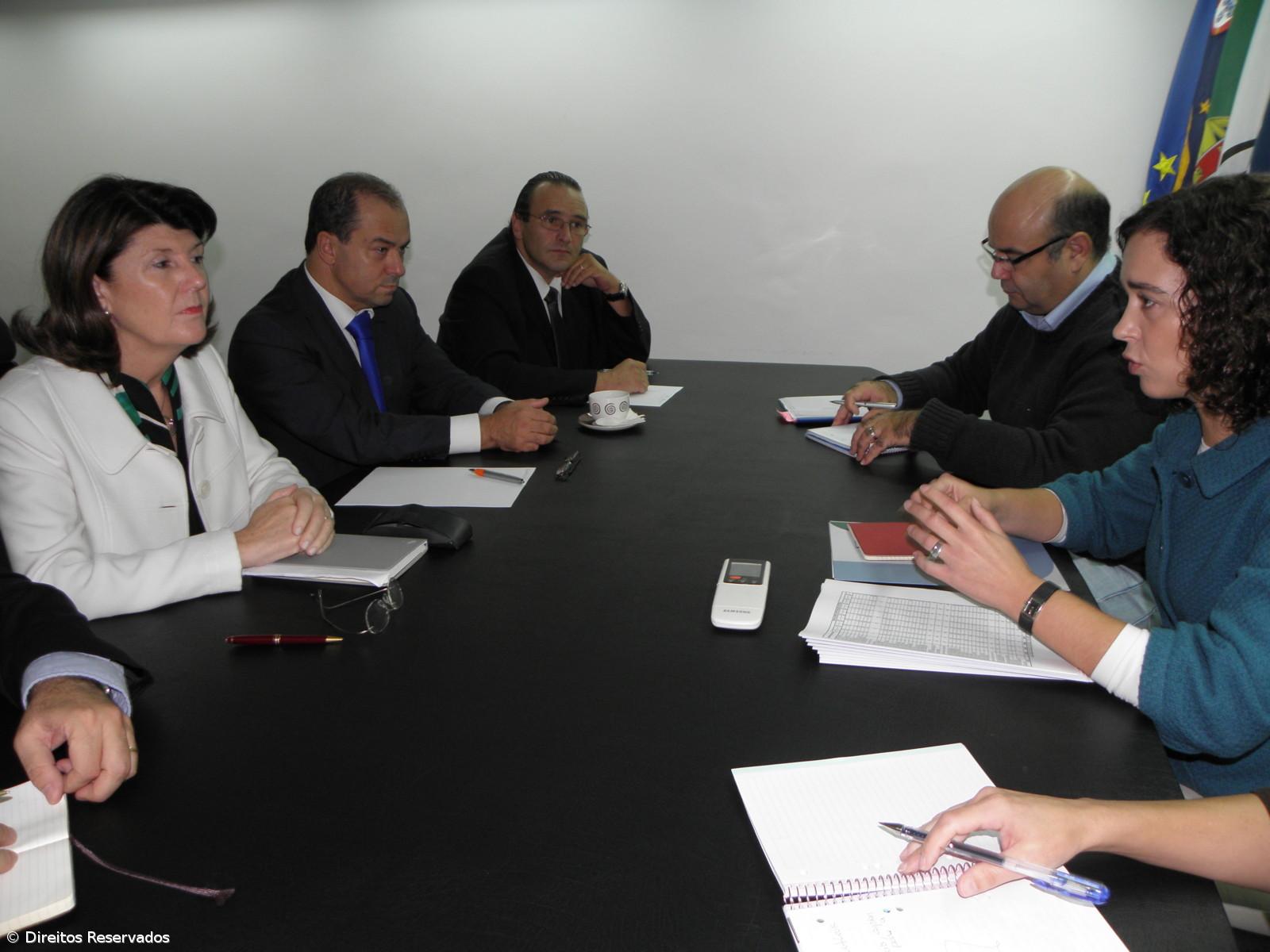 Berta Cabral defende construção de nova escola em Ponta Delgada – Imagem 1