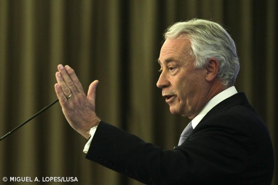 Carlos Costa diz que "não vale a pena culpar os mercados" – Imagem 1