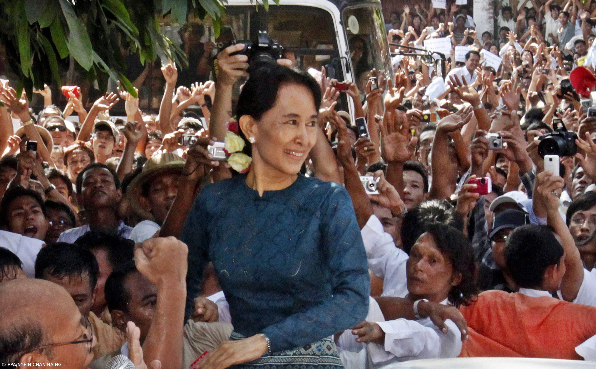 Suu Kyi retoma trabalho na sede do partido – Imagem 1