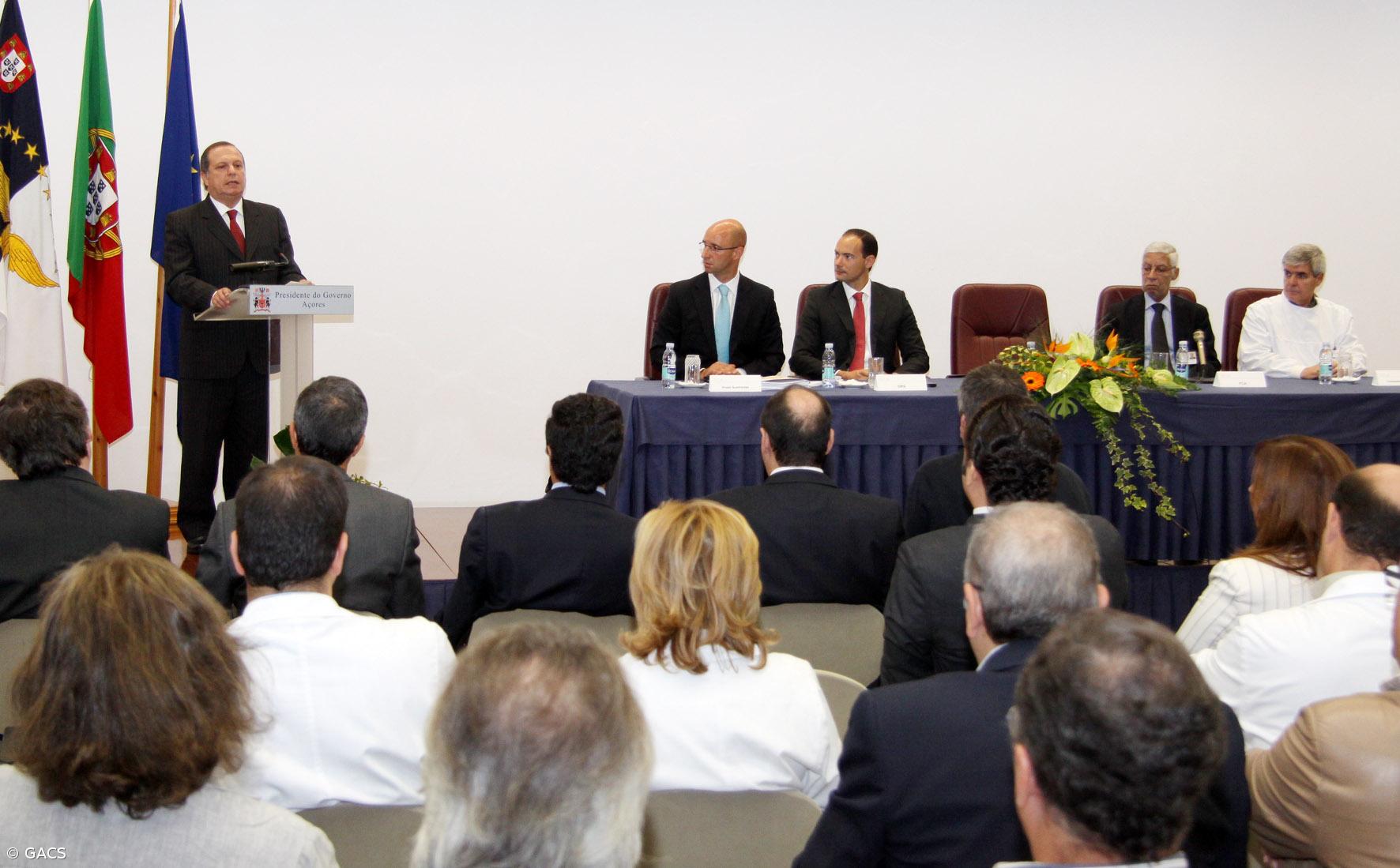 Carlos César defende importância dos cortes no sector da saúde  – Imagem 1