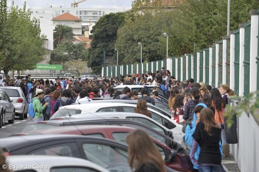 Escolas encerradas, hospitais e autarquias a meio gás – Imagem 1