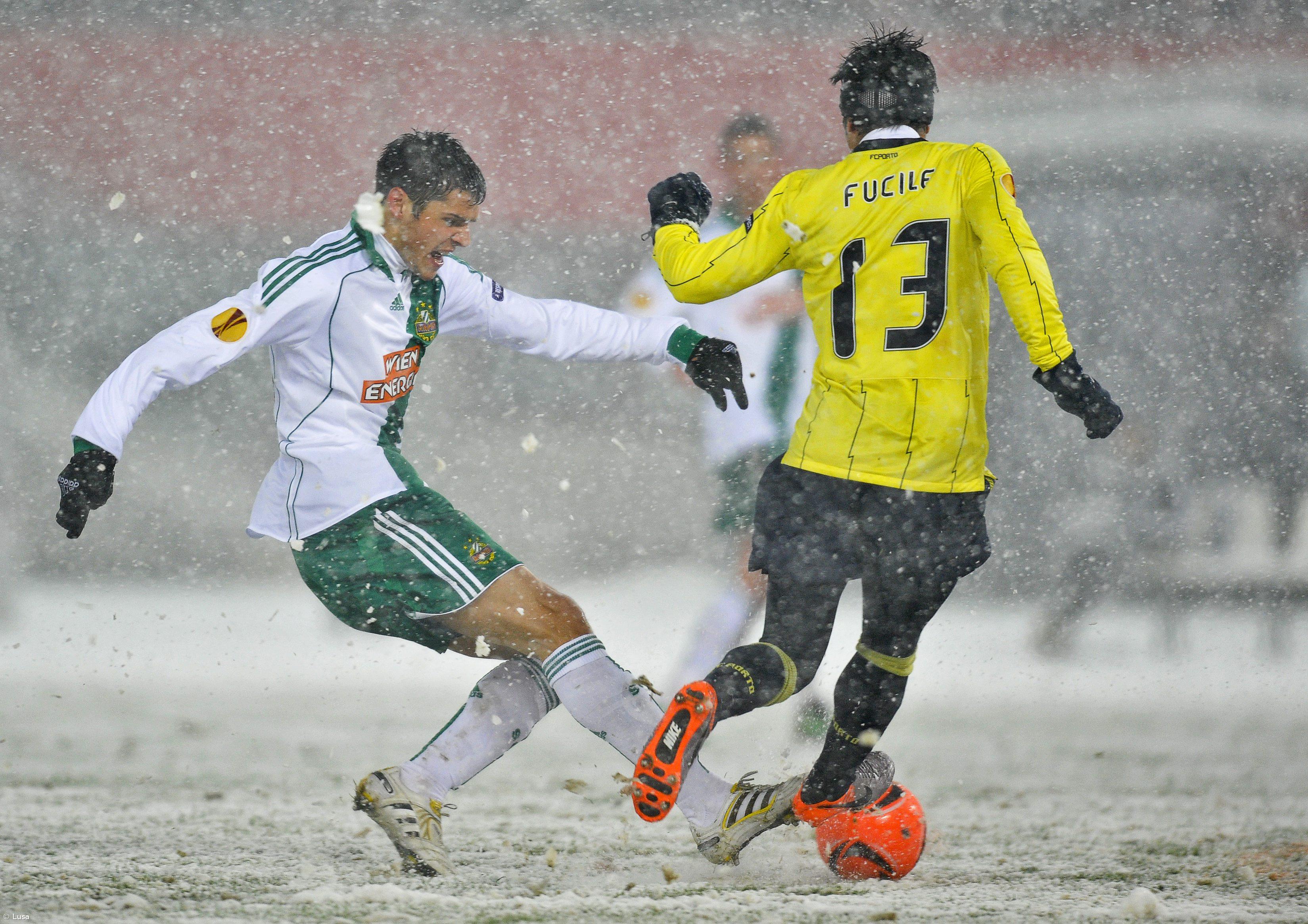  Falcao marca três na neve de Viena e garante primeiro lugar – Imagem 1