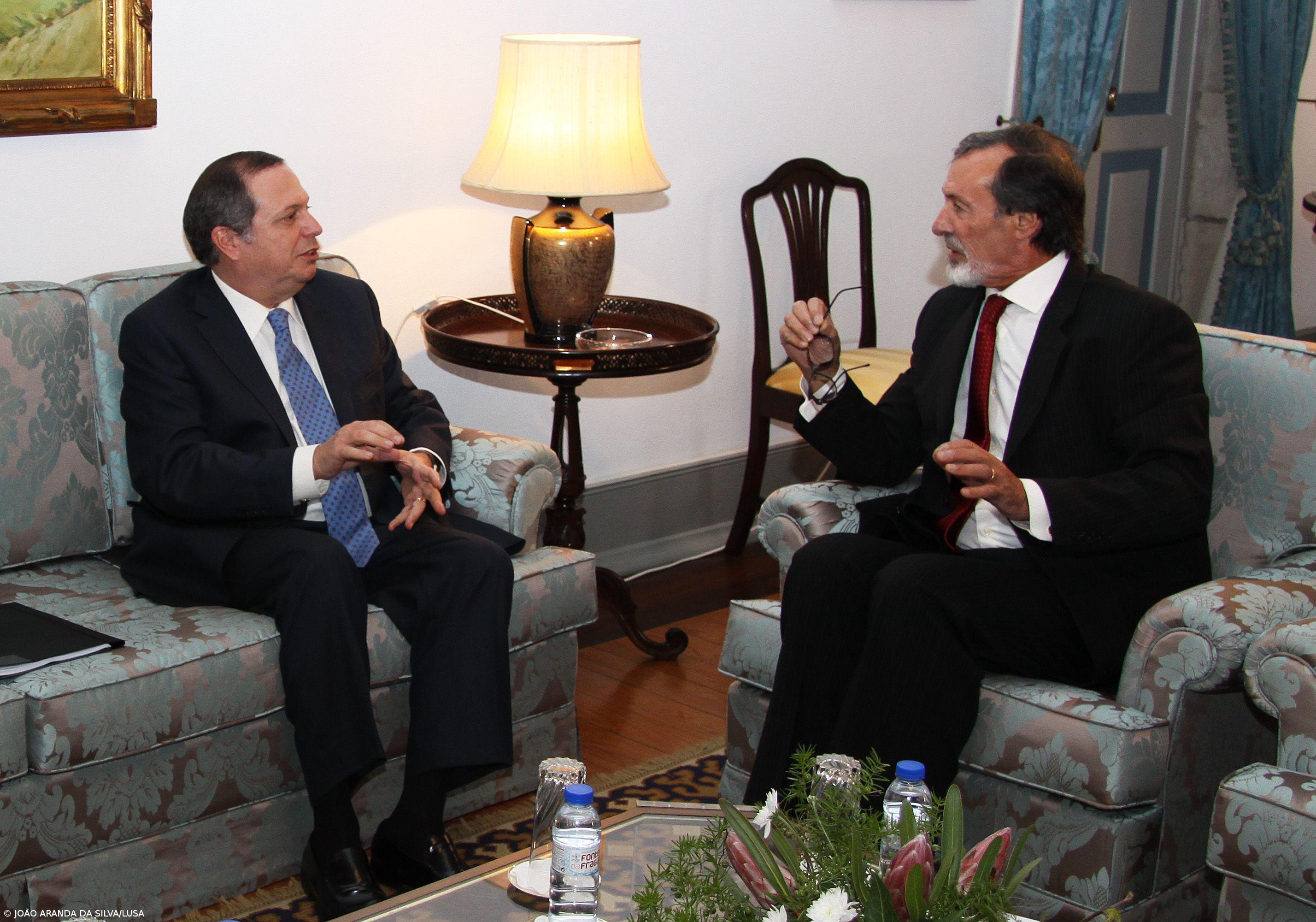 César admite ter de lutar para clarificar poderes autonómicos – Imagem 1