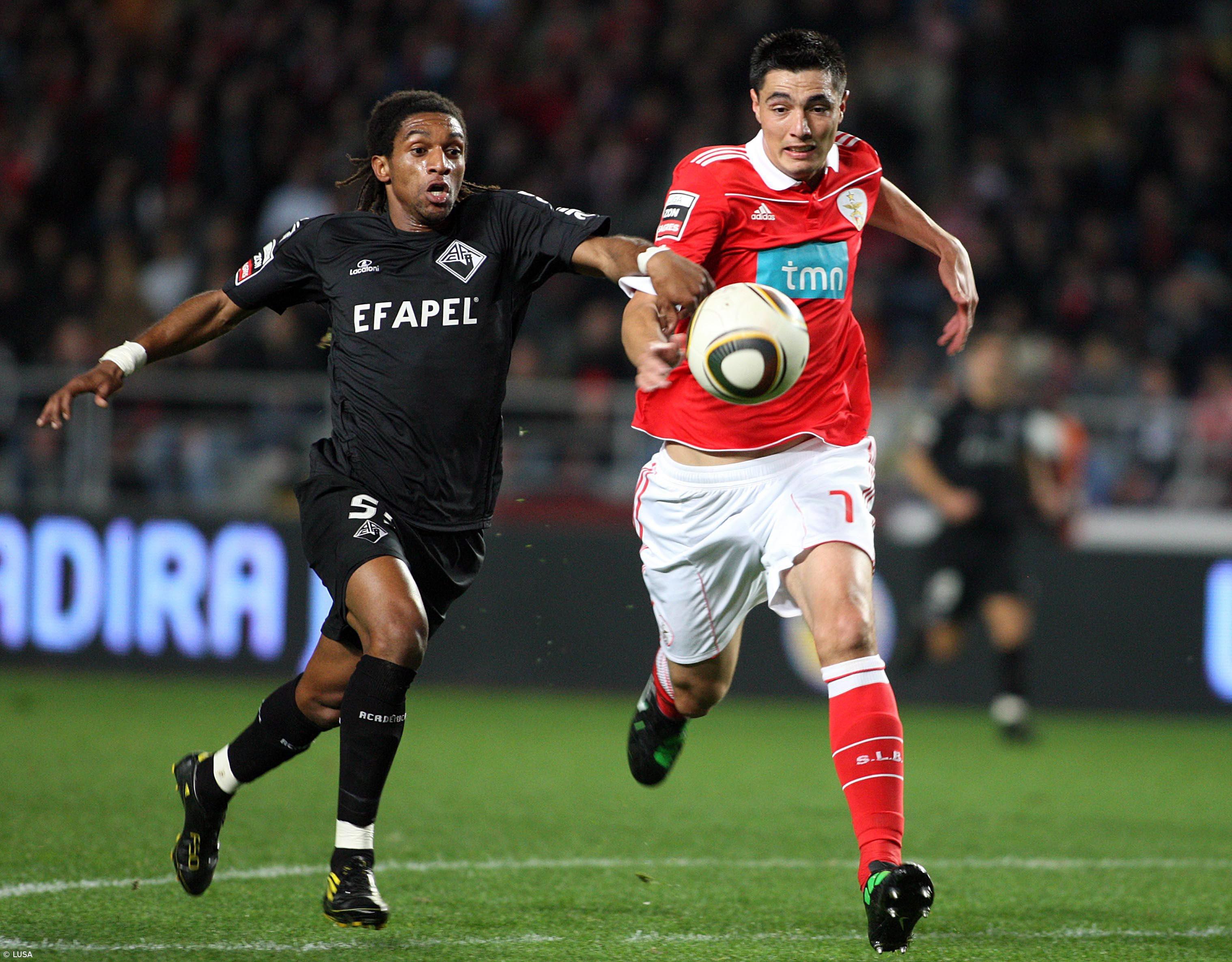 Benfica passa com dificuldade no "exame" duro de Coimbra – Imagem 1