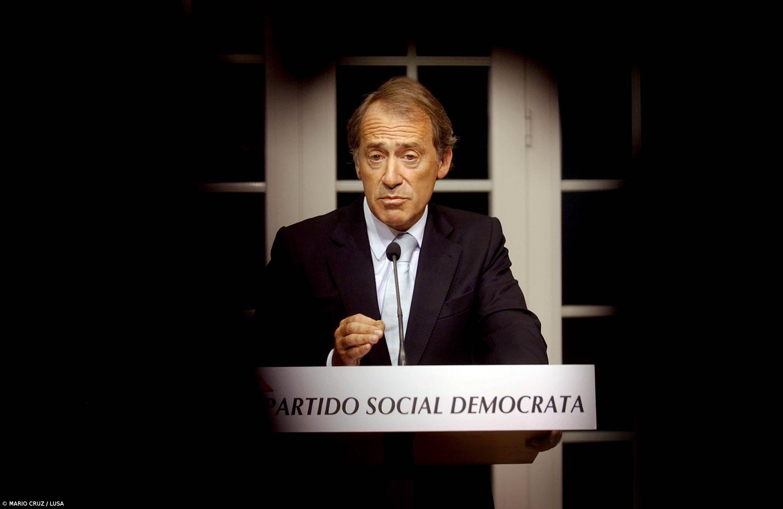 Menezes vai apresentar participação-crime contra "devassa" da sua vida  – Imagem 1