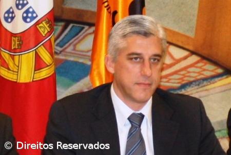 PSD desafia Governo a cortar nos excessos  – Imagem 1