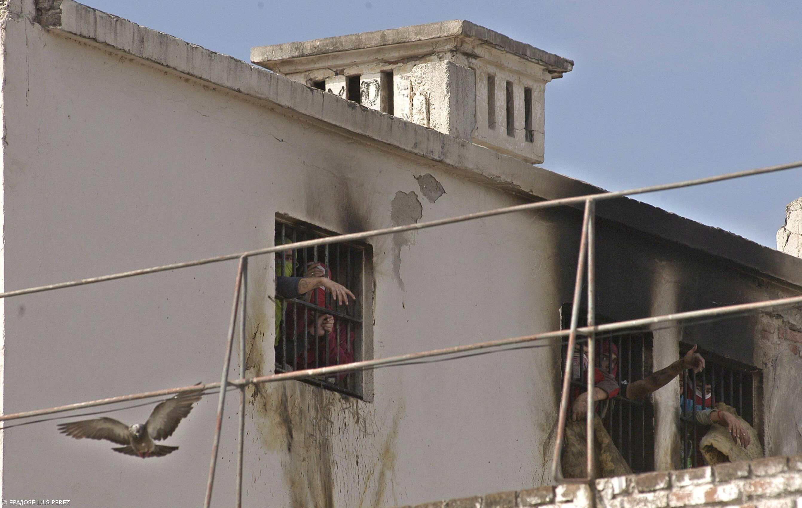 Um morto e três feridos em incidentes em duas prisões brasileiras – Imagem 1