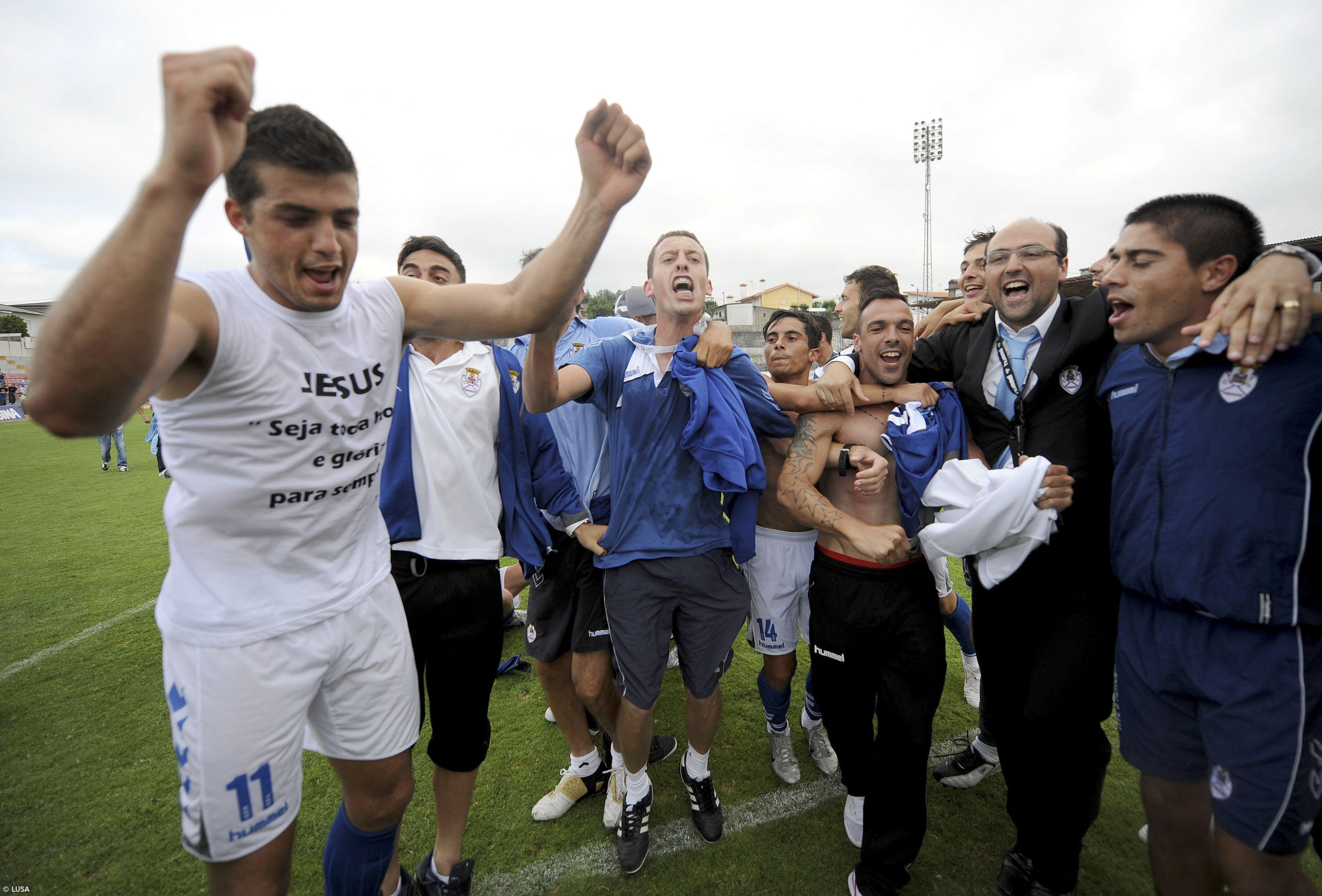 Feirense assegura subida com dois golos de Henrique na vitória sobre o Aves  – Imagem 1