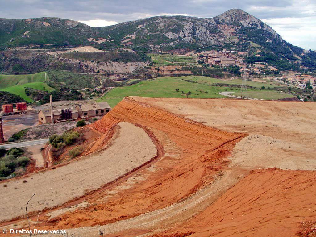 Mina de ouro a céu aberto no Alentejo teria "impacto ambiental muito reduzido" – Imagem 1