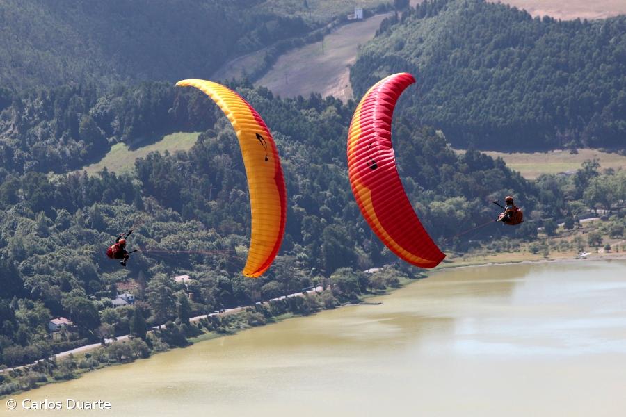 Acrobacias dos gémeos Green deixam público sem fôlego – Imagem 1