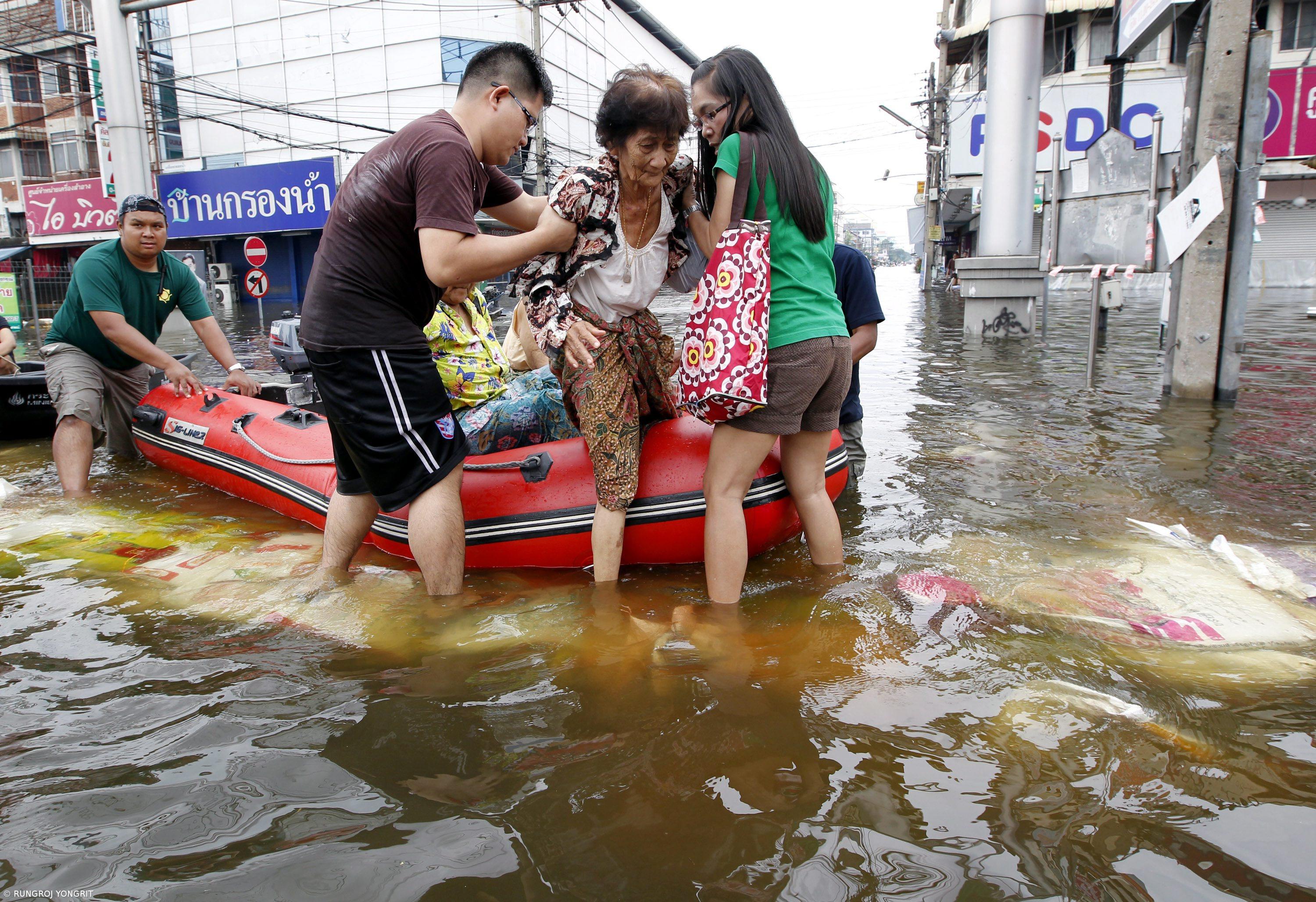 Sobe para 68 número de mortos em inundações na Indonésia – Imagem 1