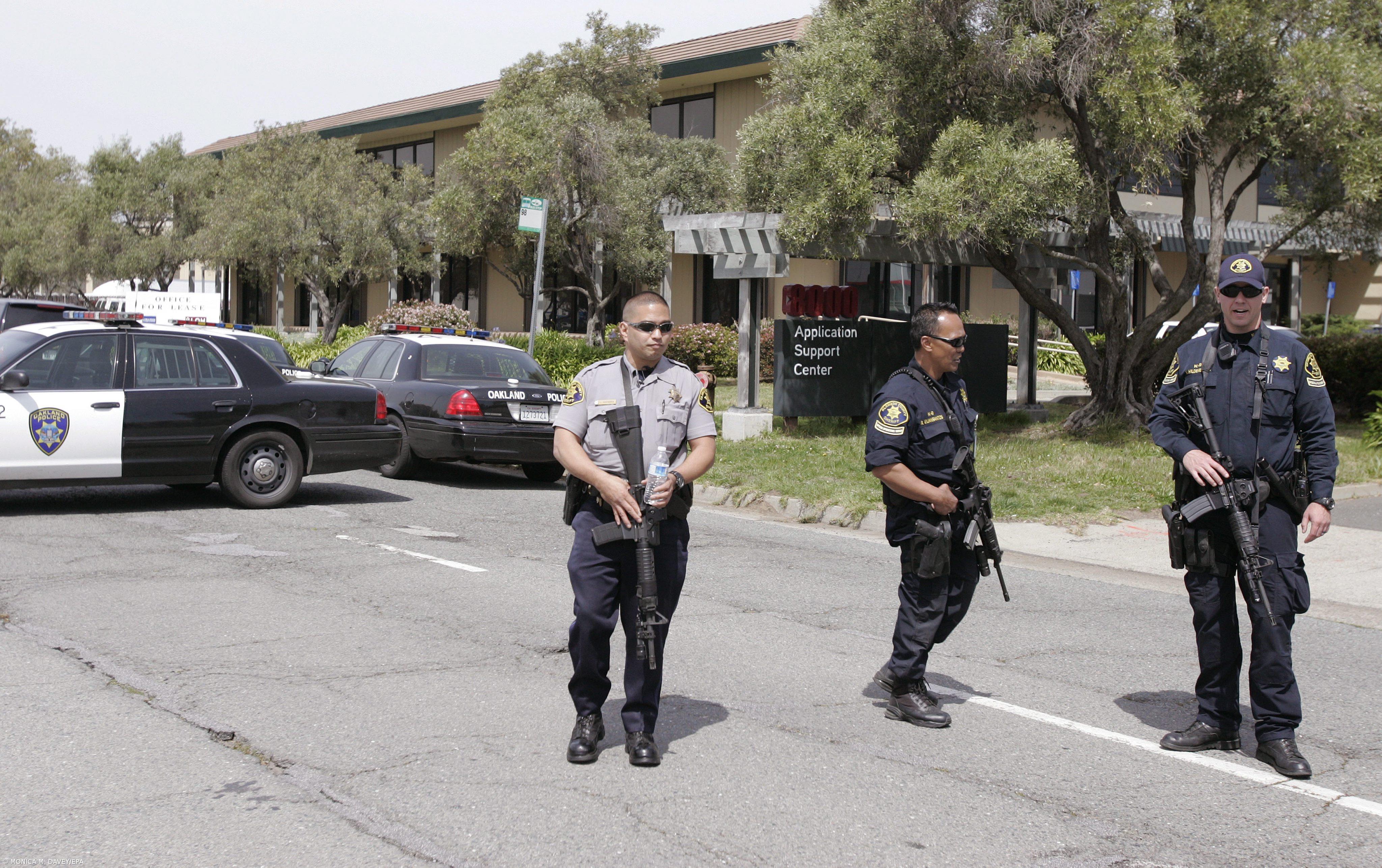 Polícia dos EUA investiga tiroteio em centro comercial  – Imagem 1