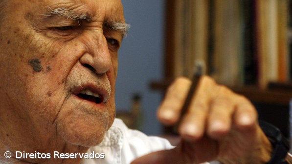 Arquiteto brasileiro Oscar Niemeyer internado em hospital no Rio de Janeiro – Imagem 1