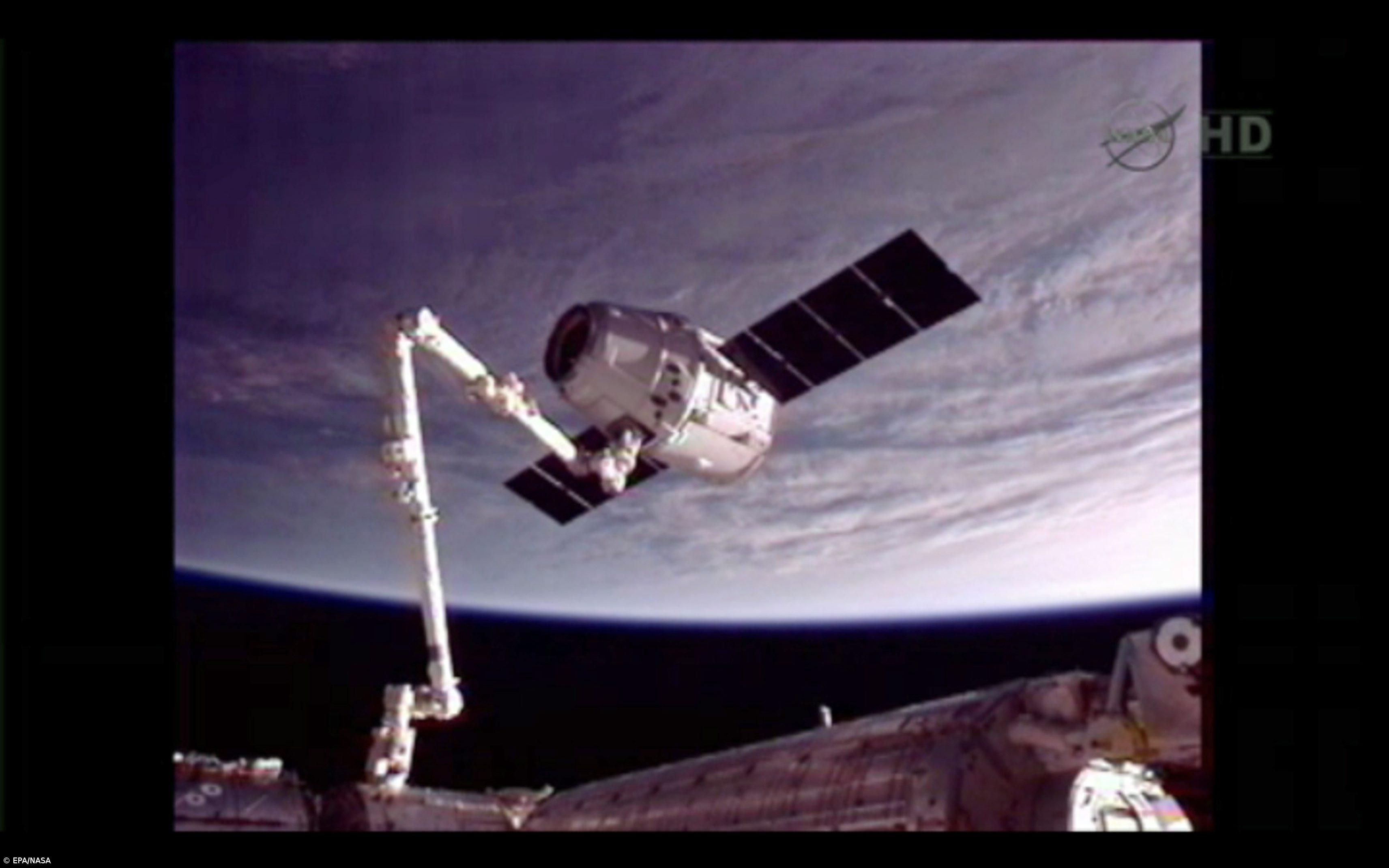 Nave Dragon regressa à Terra após missão à Estação Espacial Internacional – Imagem 1