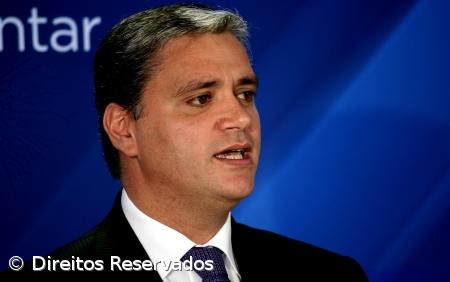 Vasco Cordeiro  "apreensivo" com medidas da República – Imagem 1