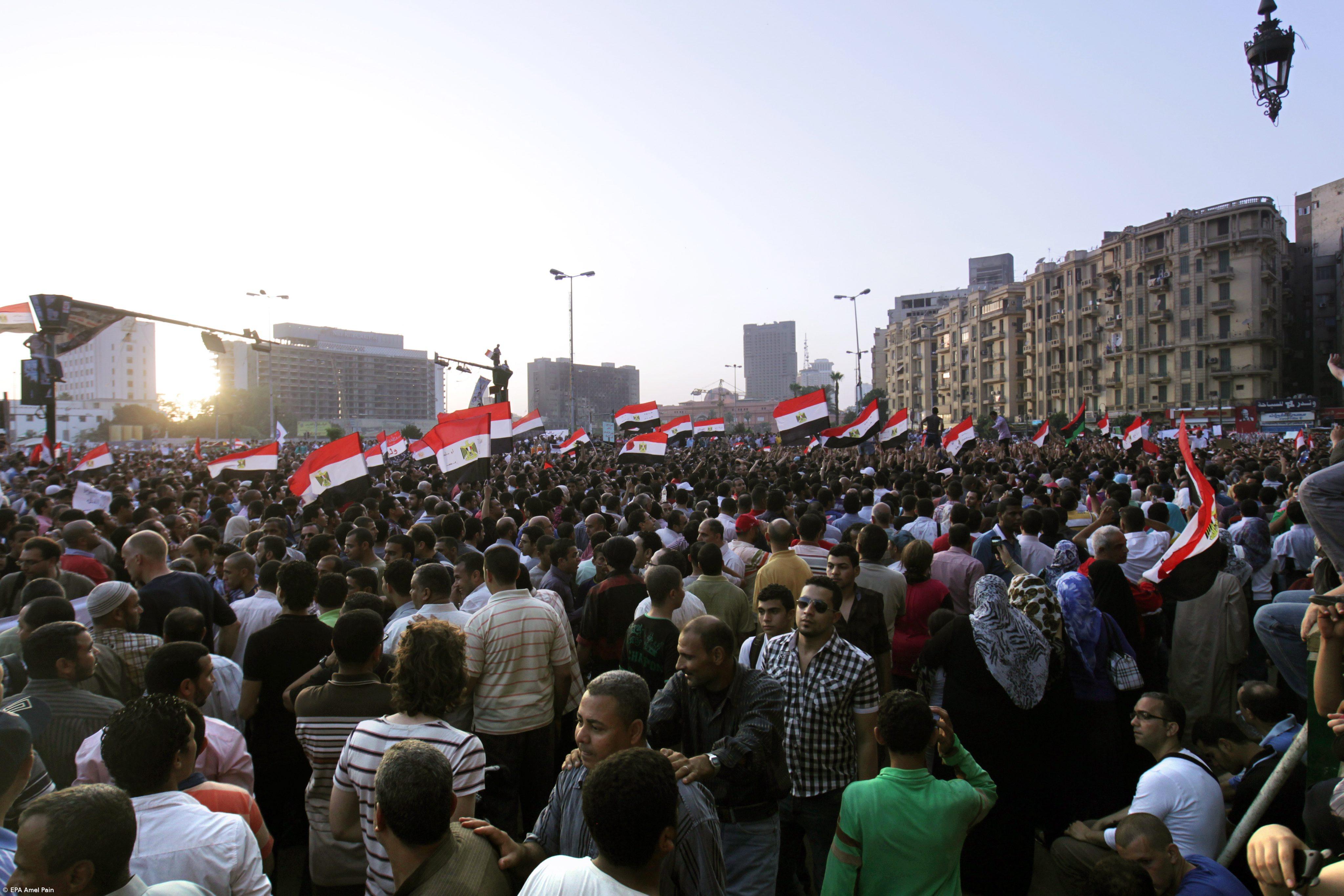 Pelo menos 100 mortos em dispersão de manifestantes pró-Morsi no Cairo – Imagem 1